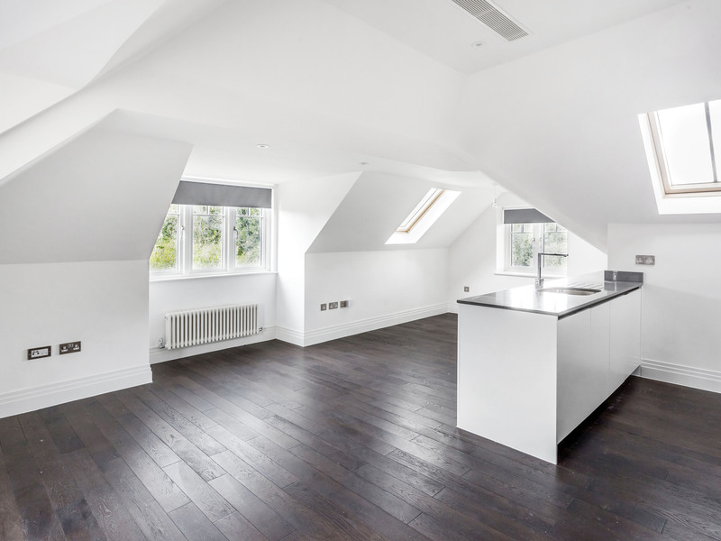 2 Bed Apartment To Rent in Horley